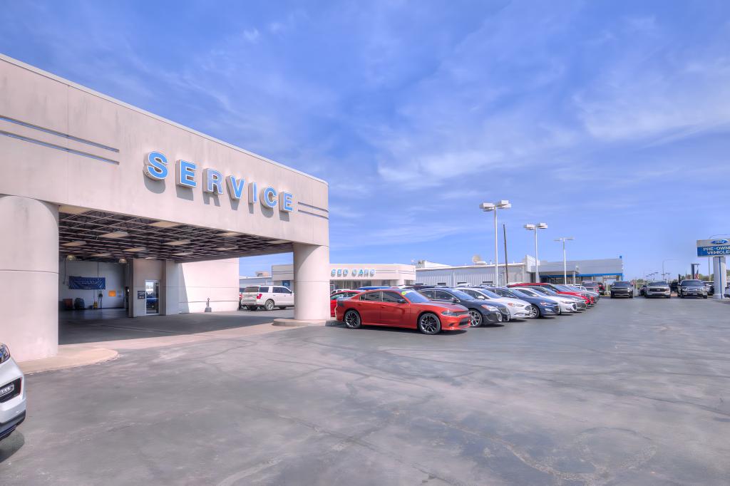 Dealership gallery photo 3